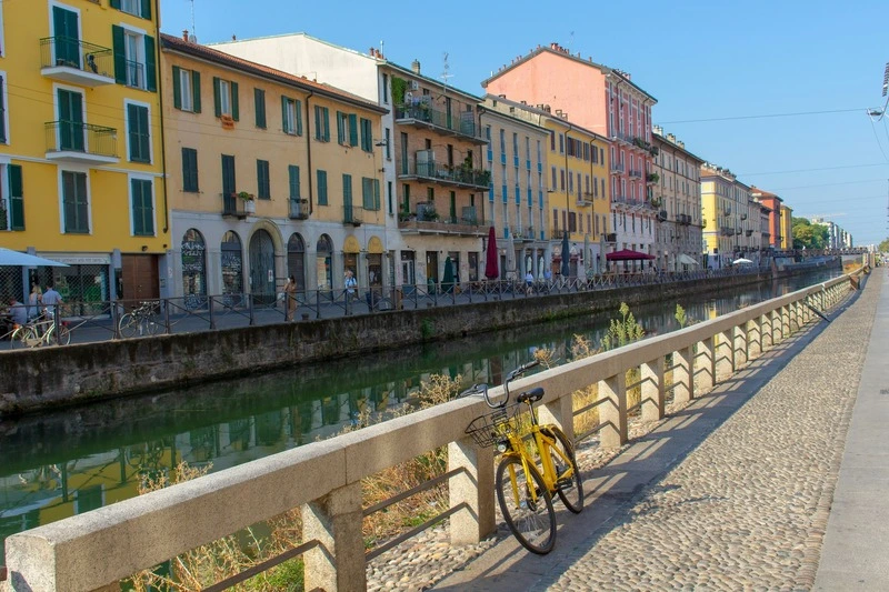 bicycle navigli canal milan